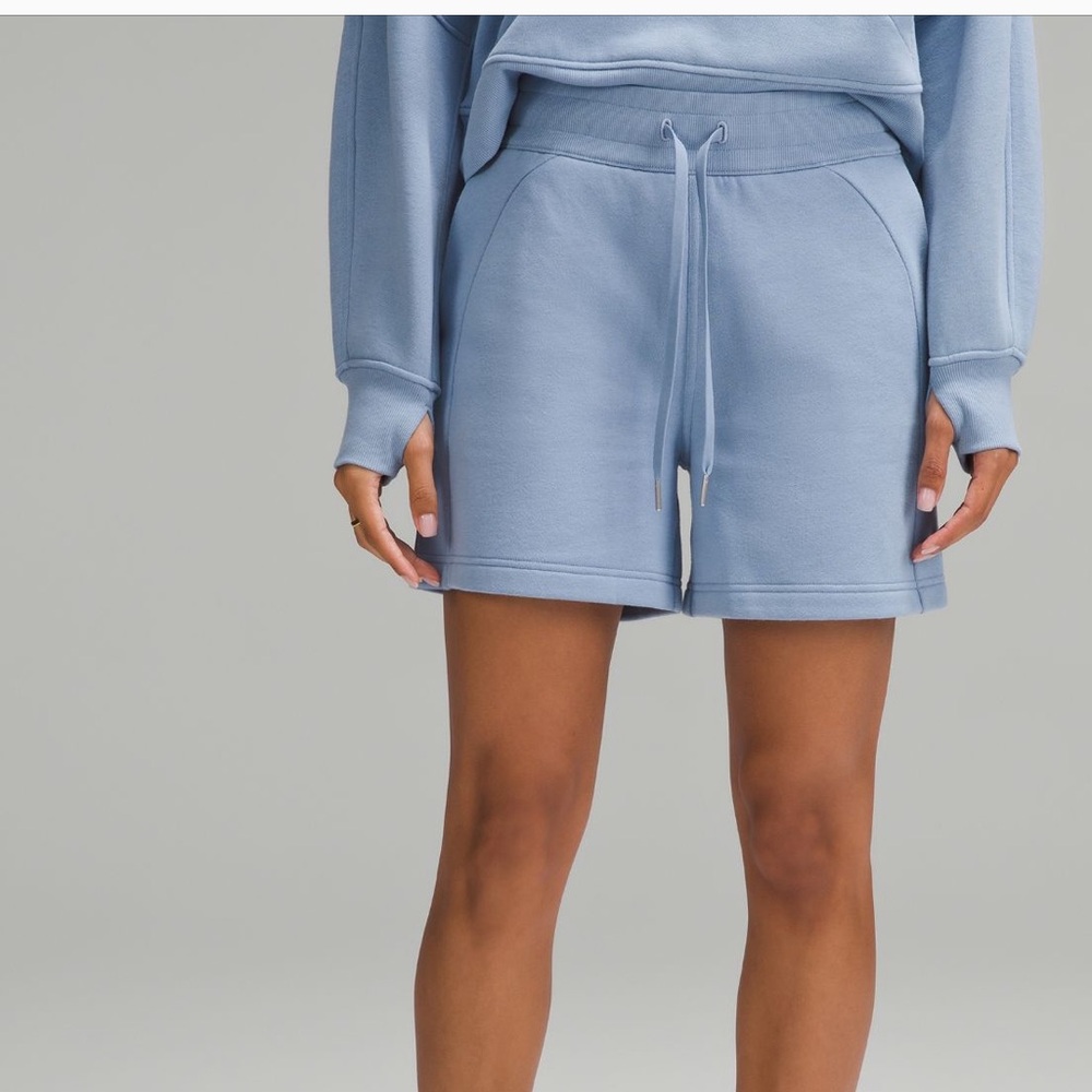 Lululemon Scuba High-Rise Short 5"- Blue Willow